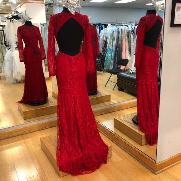 Long sleeve formal gown - Picture 2 of 7